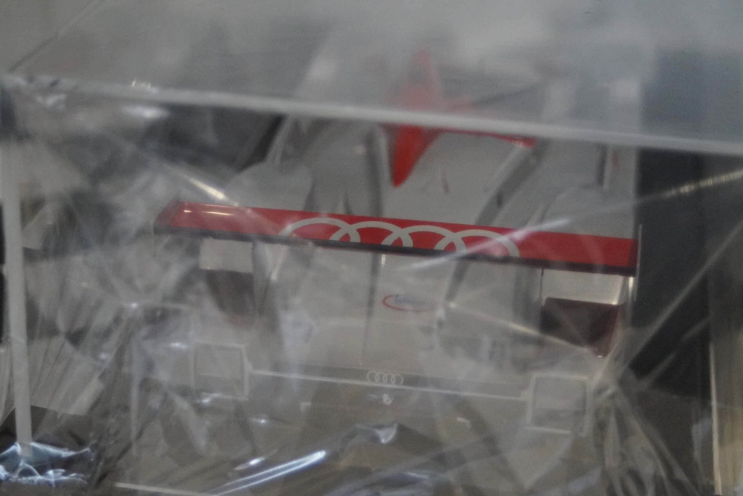 Spark audi r8 tdi winner le mans 2008 18lm00 1:18 scale resin