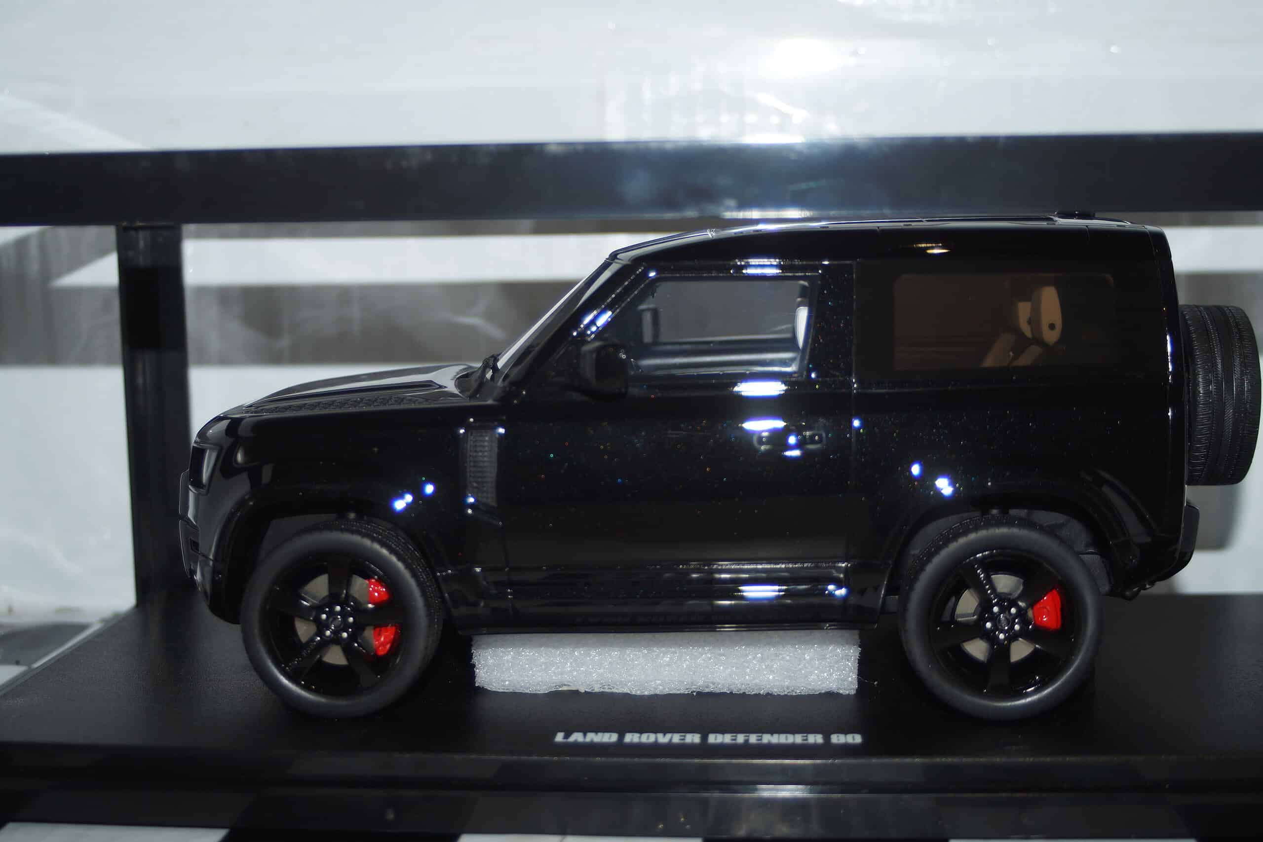 Gt spirit land rover defender 90 p400x - dynamix in black 1:18 resin gt992