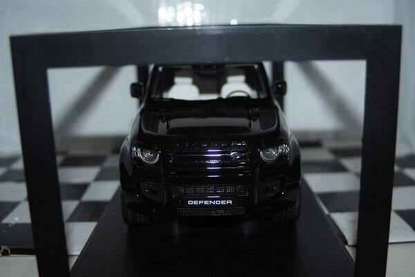 Gt spirit land rover defender 90 p400x - dynamix in black 1:18 resin gt992