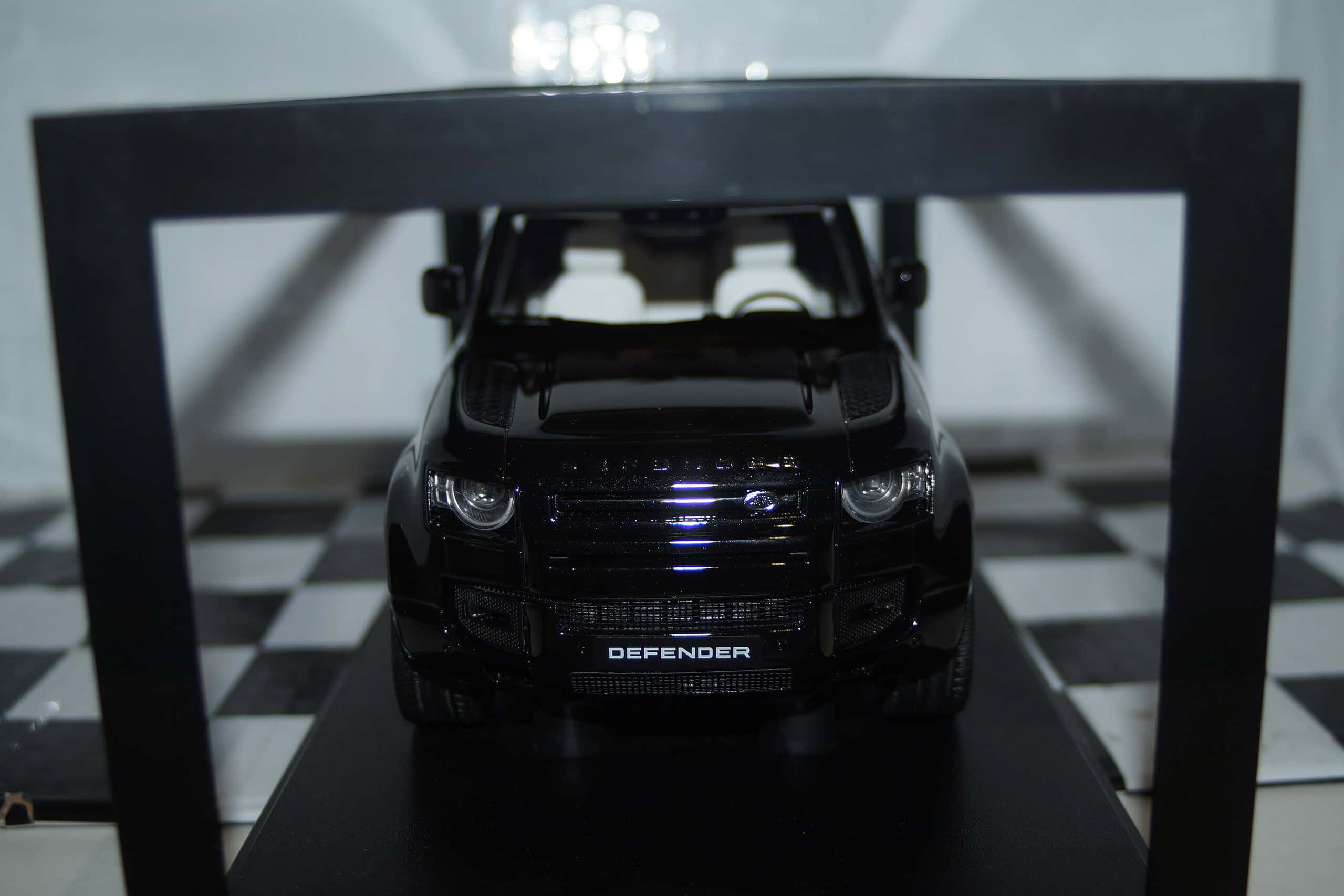 Gt spirit land rover defender 90 p400x - dynamix in black 1:18 resin gt992