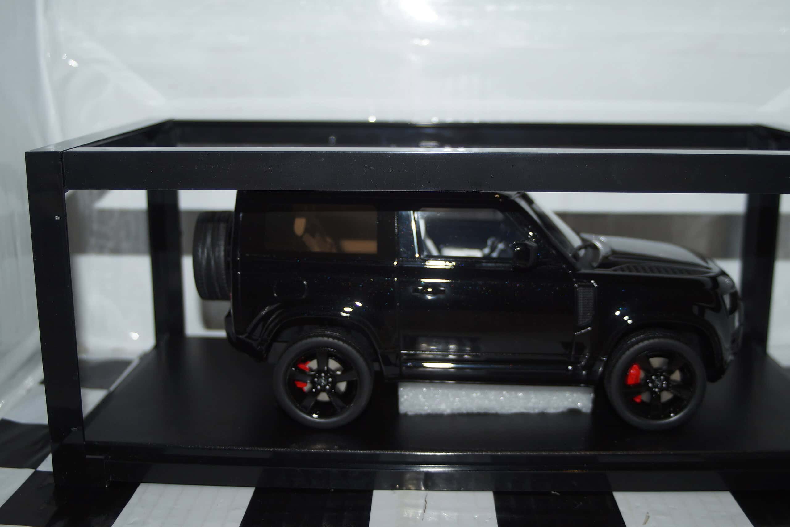 Gt spirit land rover defender 90 p400x - dynamix in black 1:18 resin gt992