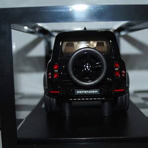 Gt spirit land rover defender 90 p400x - dynamix in black 1:18 resin gt992