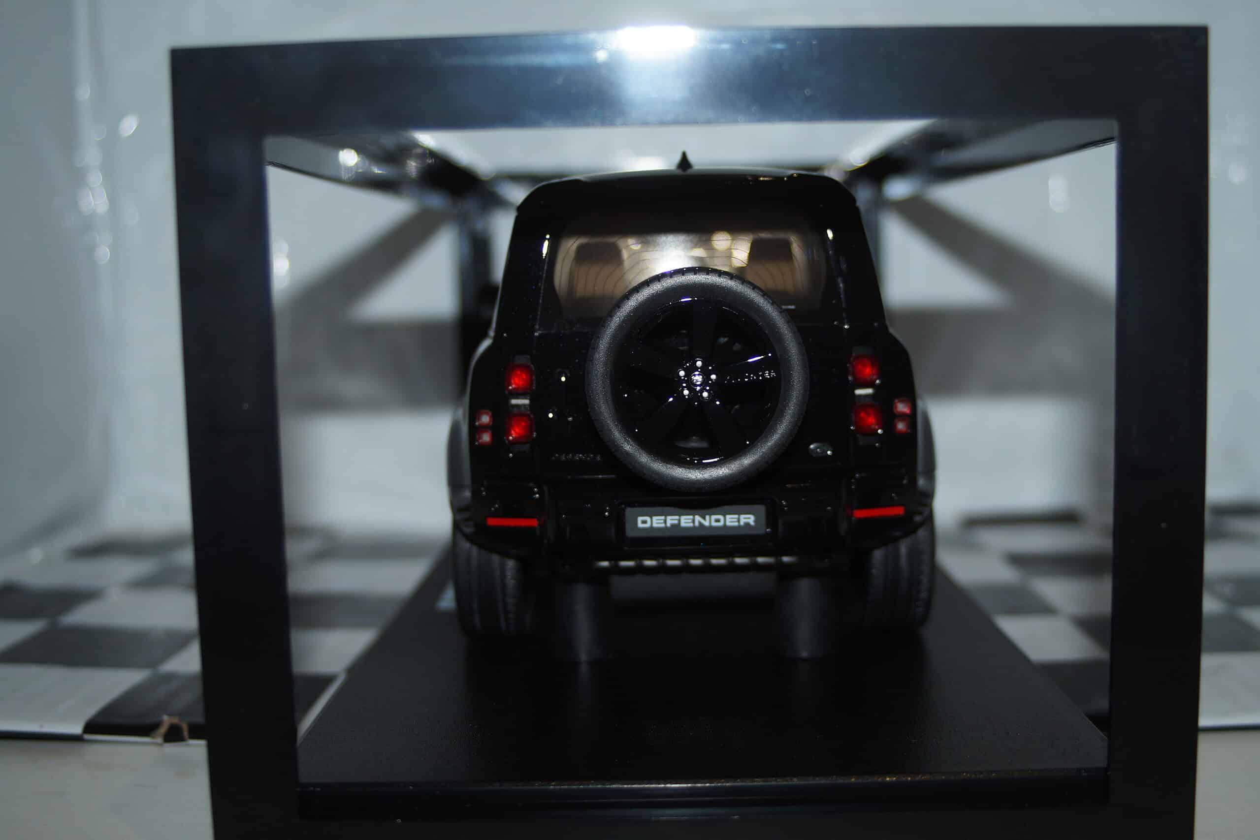 Gt spirit land rover defender 90 p400x - dynamix in black 1:18 resin gt992