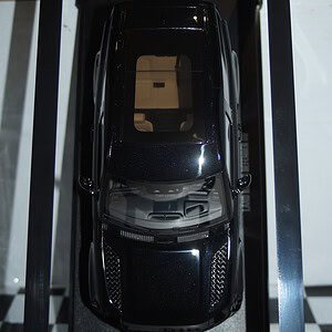 Gt spirit land rover defender 90 p400x - dynamix in black 1:18 resin gt992