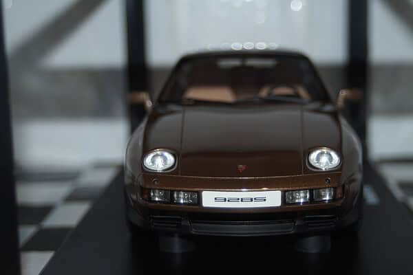 Gt spirit porsche 928s tobacco metallic 1:18 resin gt1005