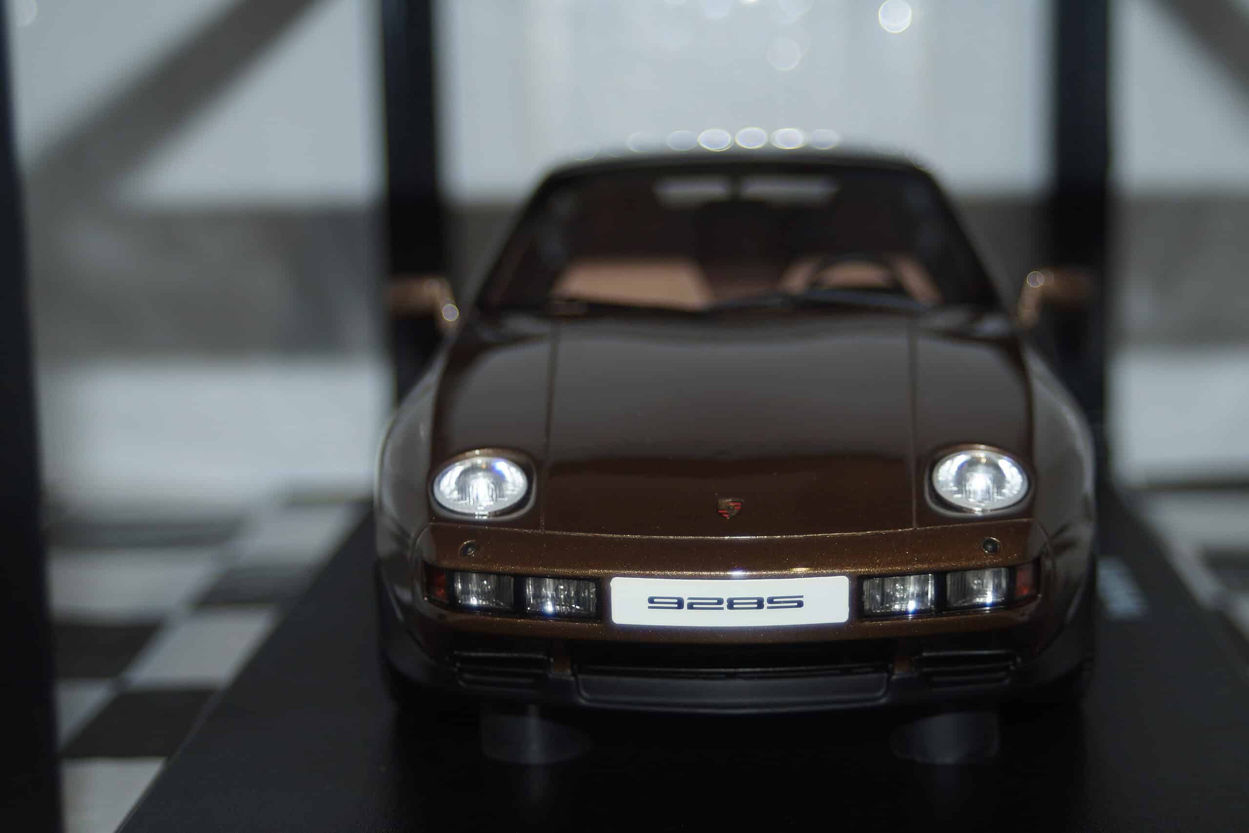 Gt spirit porsche 928s tobacco metallic 1:18 resin gt1005