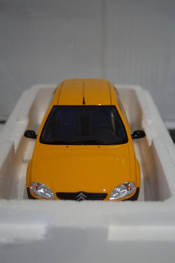 Otto citroen saxo 1.4 bic phase 2 orange mango 2000 1:18 ot1190