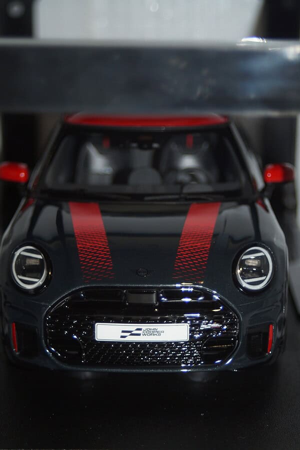 Otto mini cooper jcw legend grey 2024 1:18 ot1244