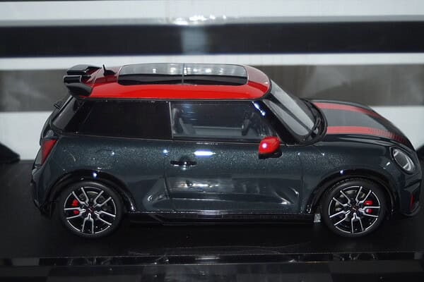 Otto mini cooper jcw legend grey 2024 1:18 ot1244