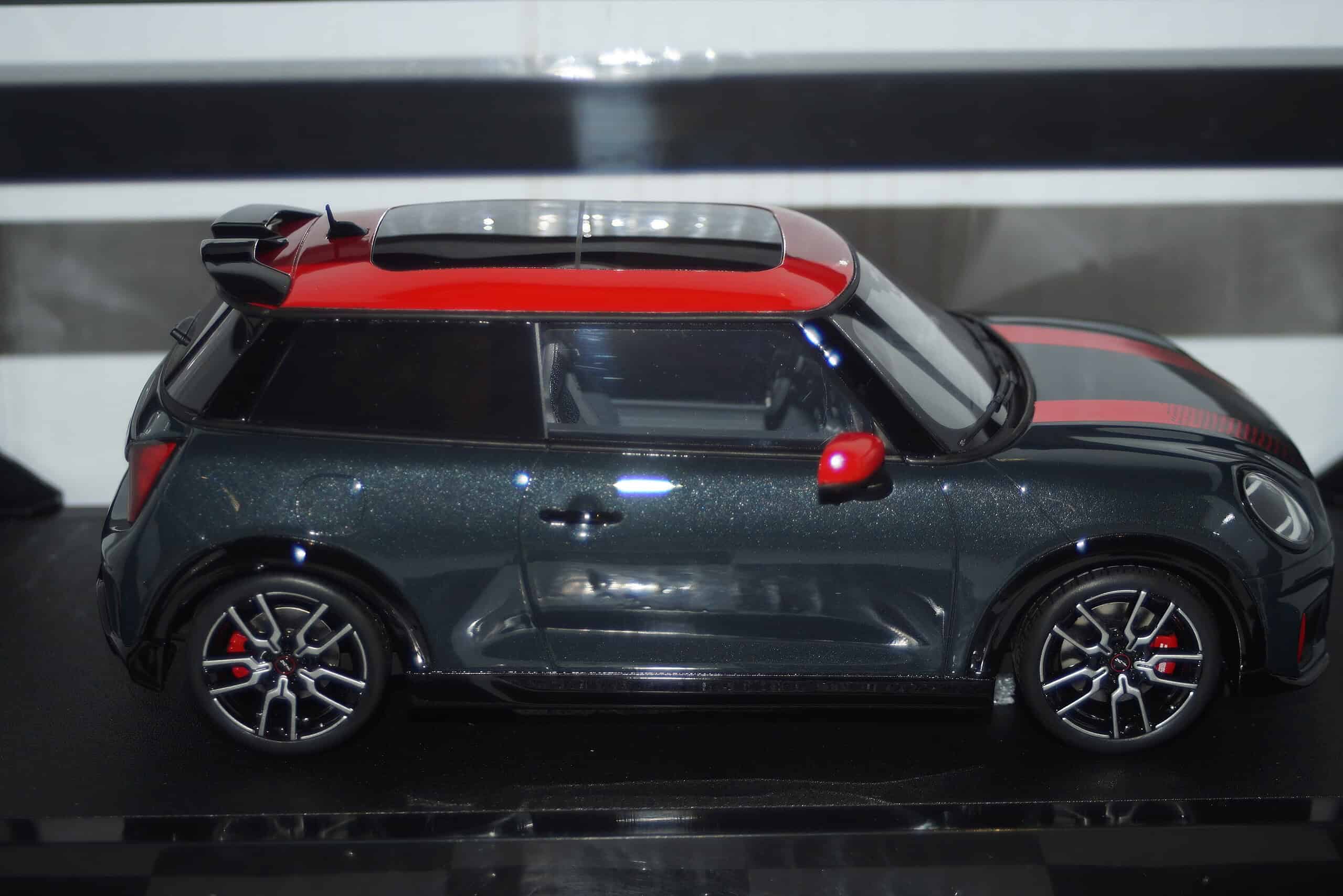 Otto mini cooper jcw legend grey 2024 1:18 ot1244
