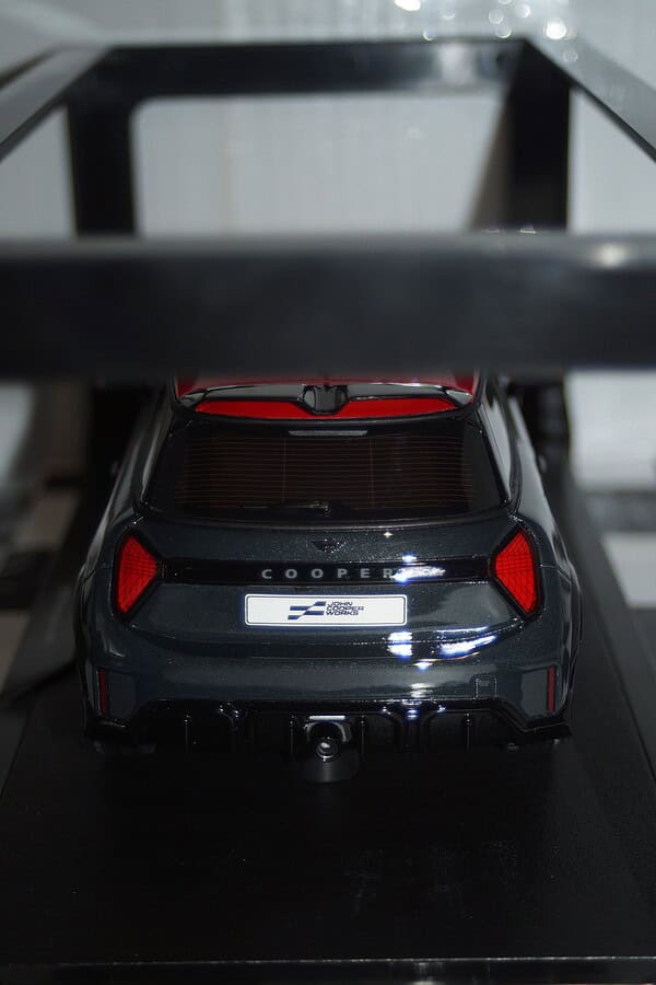 Otto mini cooper jcw legend grey 2024 1:18 ot1244