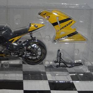 Minichamps yamaha yzr-m1 moto gp 2007 1:12th 122 073006