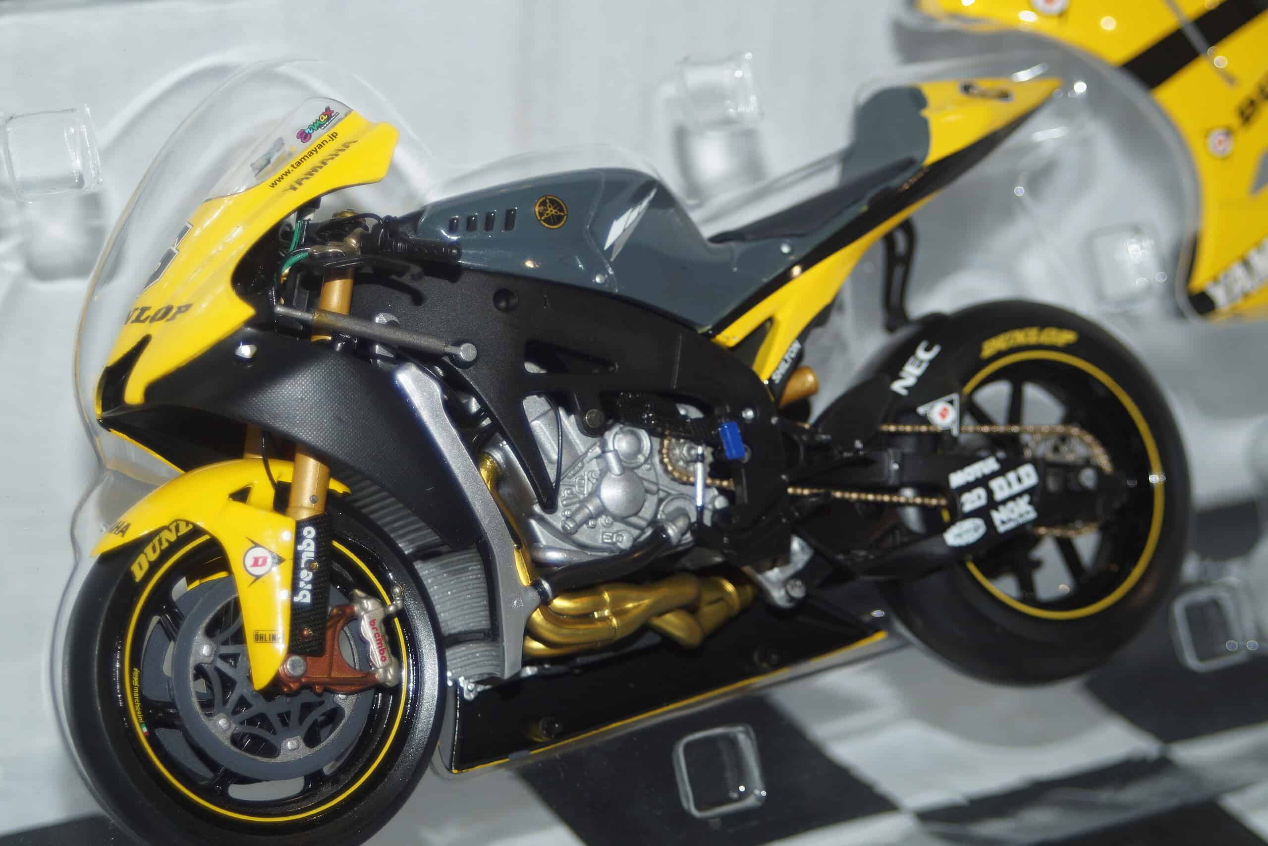 Minichamps yamaha yzr-m1 moto gp 2007 1:12th 122 073006