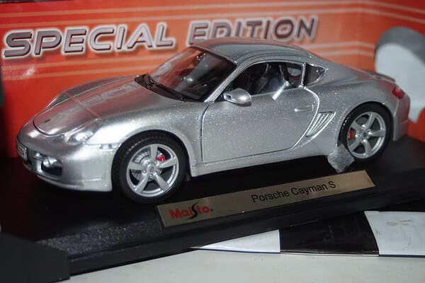 Maisto porsche cayman s silver 1:18th ref 46629
