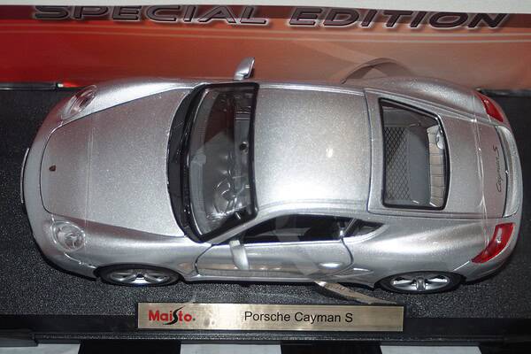 Maisto porsche cayman s silver 1:18th ref 46629
