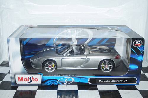 Maisto porsche carrera gt silver 1:18th ref 318000