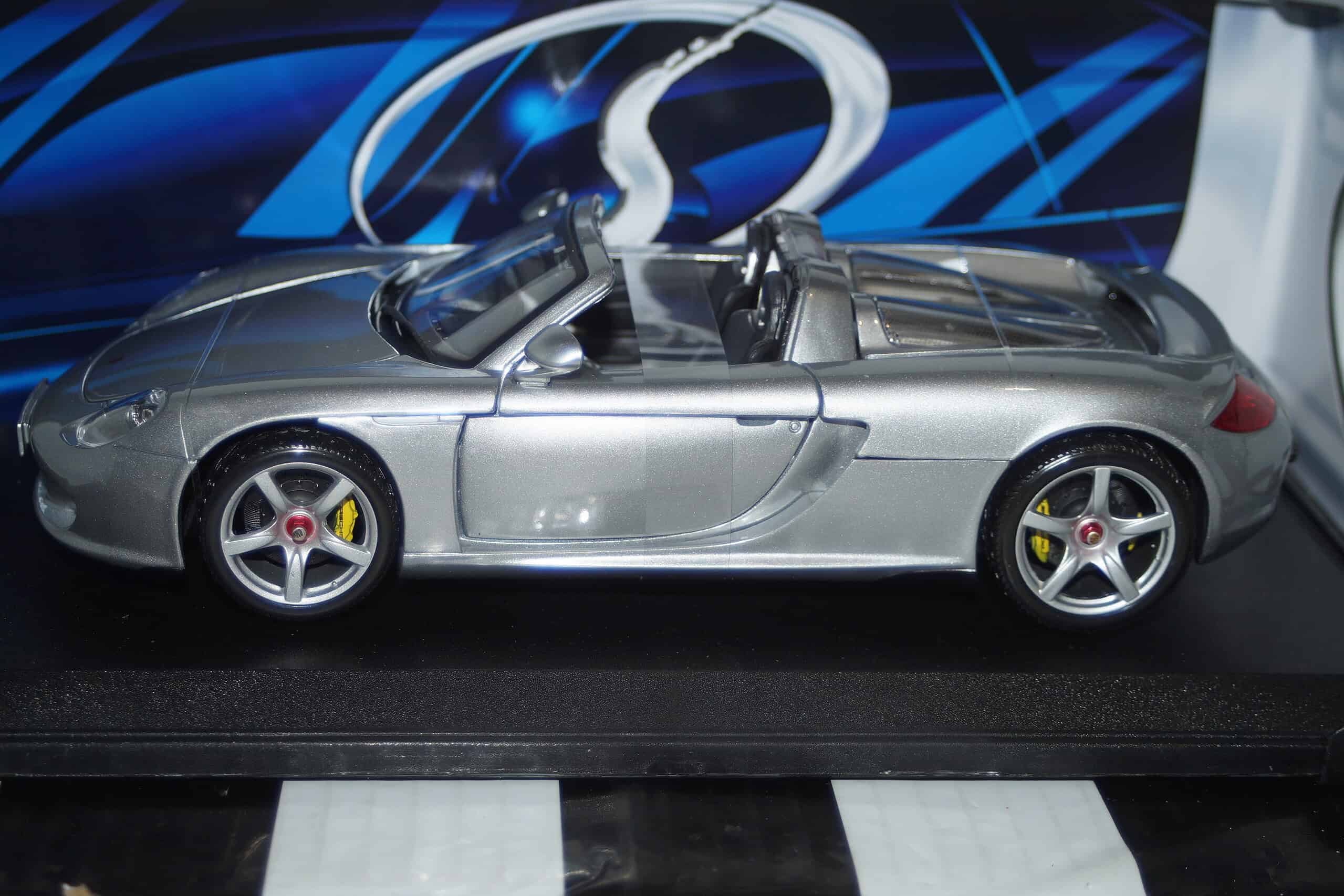 Maisto porsche carrera gt silver 1:18th ref 318000