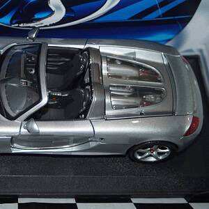 Maisto porsche carrera gt silver 1:18th ref 318000