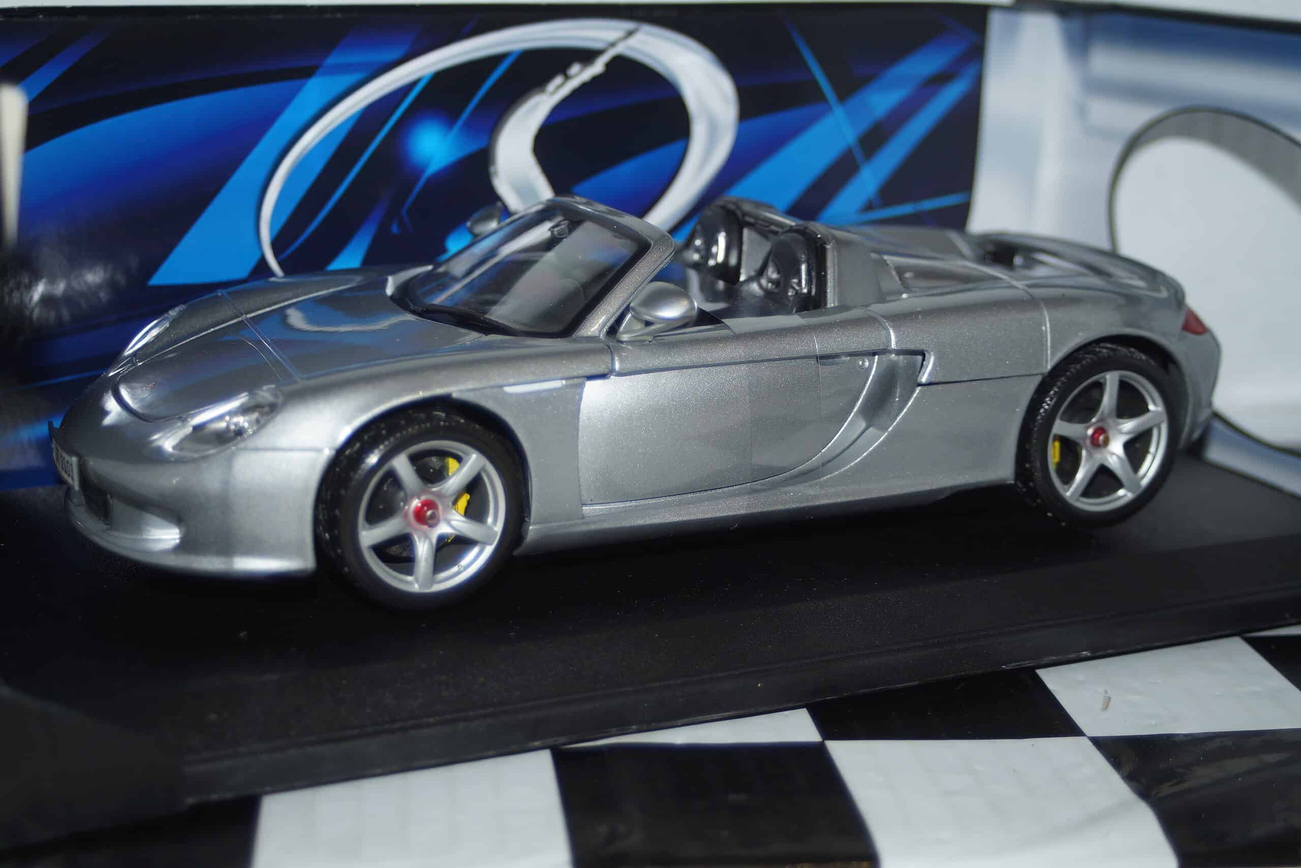 Maisto porsche carrera gt silver 1:18th ref 318000