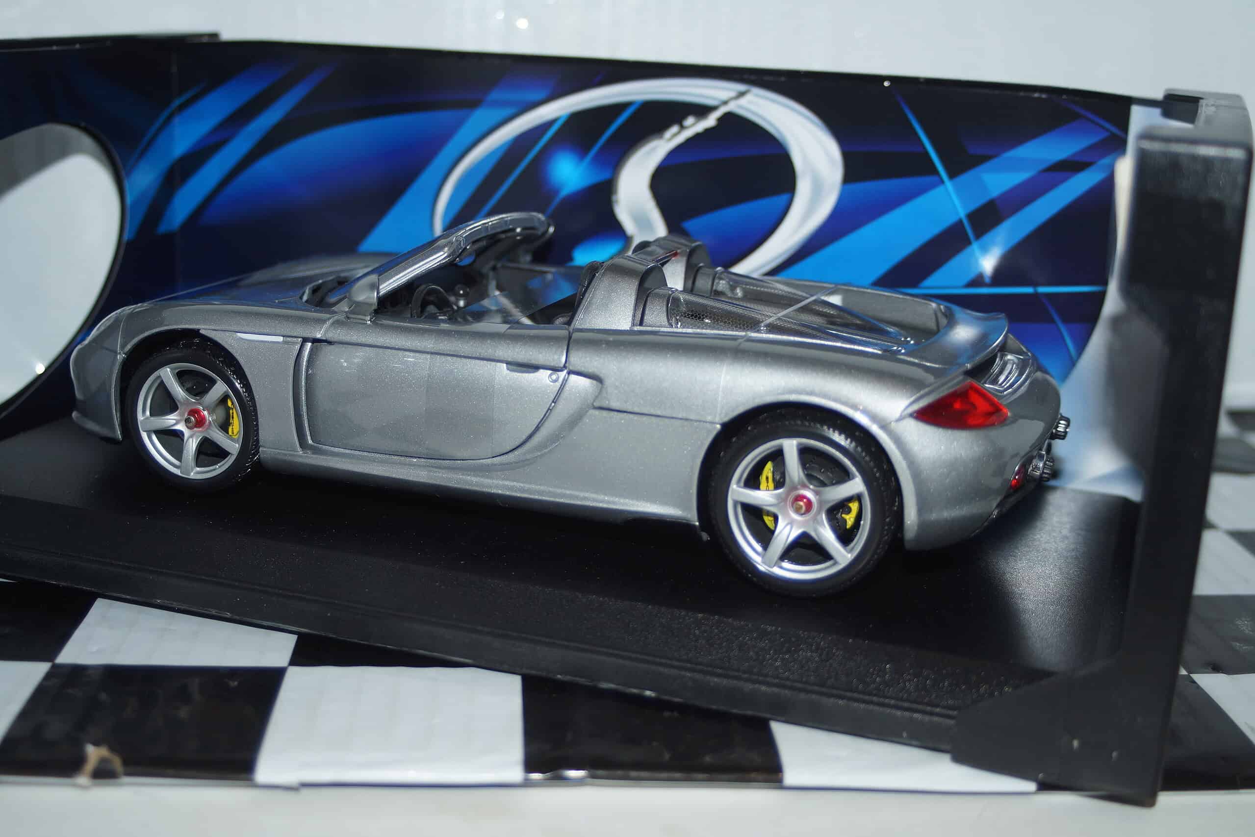 Maisto porsche carrera gt silver 1:18th ref 318000
