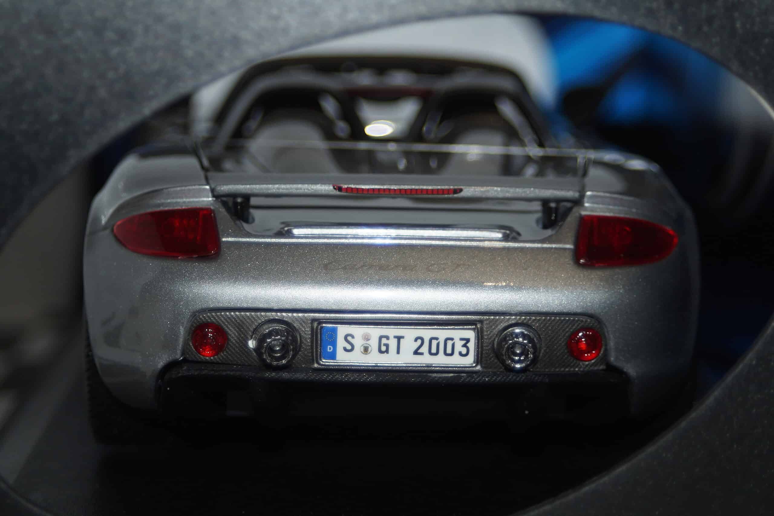 Maisto porsche carrera gt silver 1:18th ref 318000