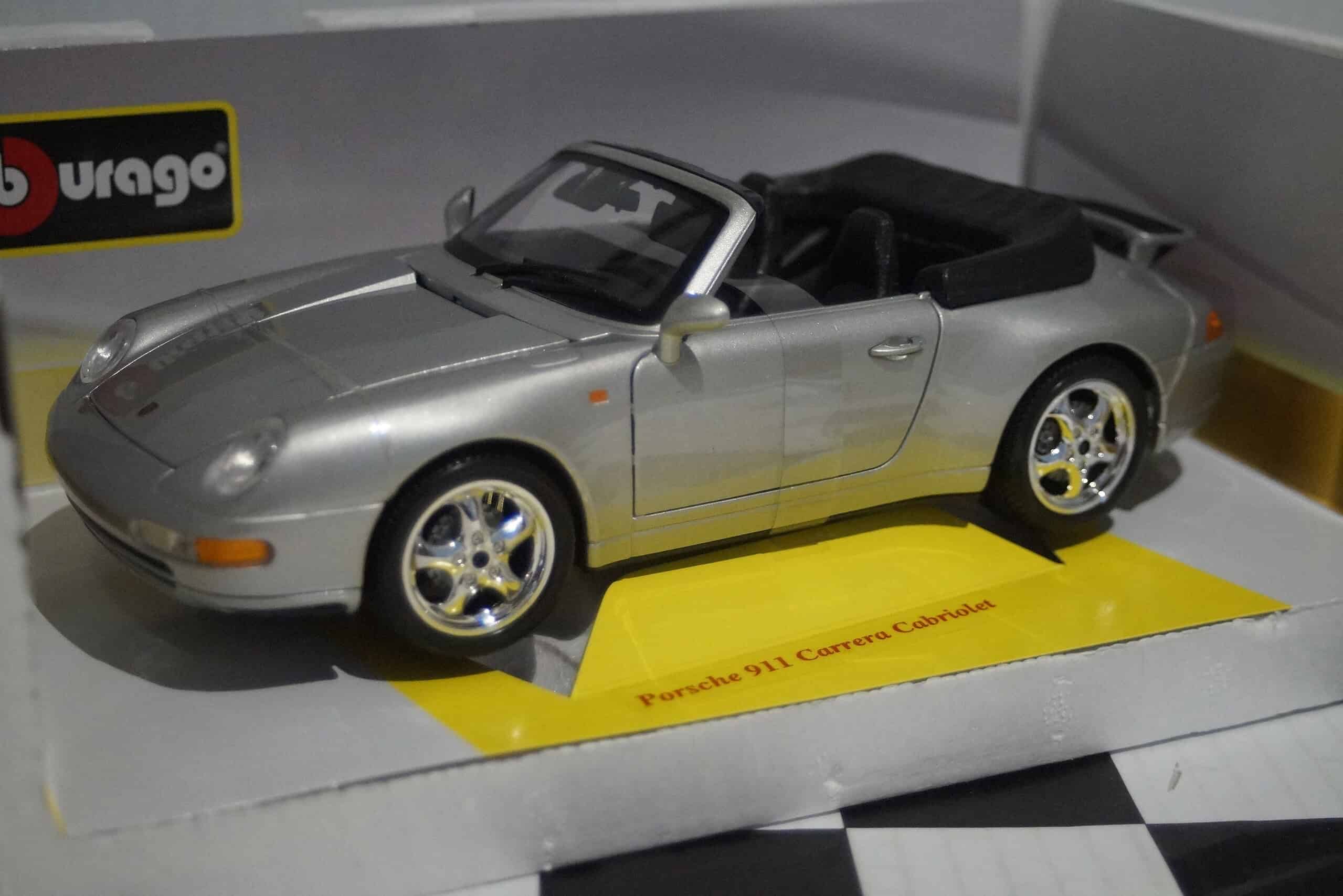 Burago porsche 911 carrera cabriolet 1:18 ref 18-12039