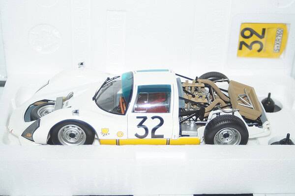 Minichamps porsche 906 24hr le mans1966 schutz 100 666132 1:18th