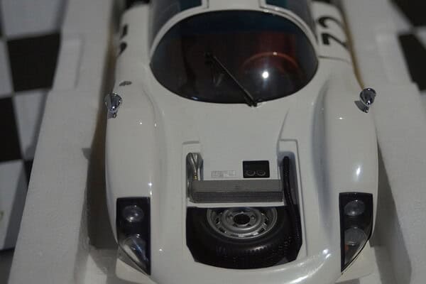 Minichamps porsche 906 24hr le mans1966 schutz 100 666132 1:18th