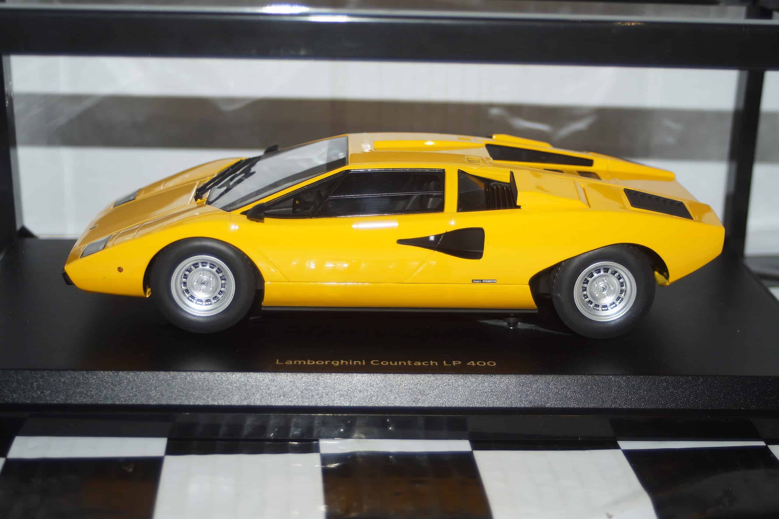 Kyosho lamborghini countach lp400 yellow c09531y 1:18
