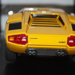 Kyosho lamborghini countach lp400 yellow c09531y 1:18