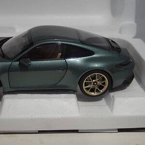 Norev porsche 911 gt3 2021 green1:18 scale 187382