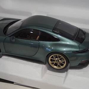 Norev porsche 911 gt3 2021 green1:18 scale 187382