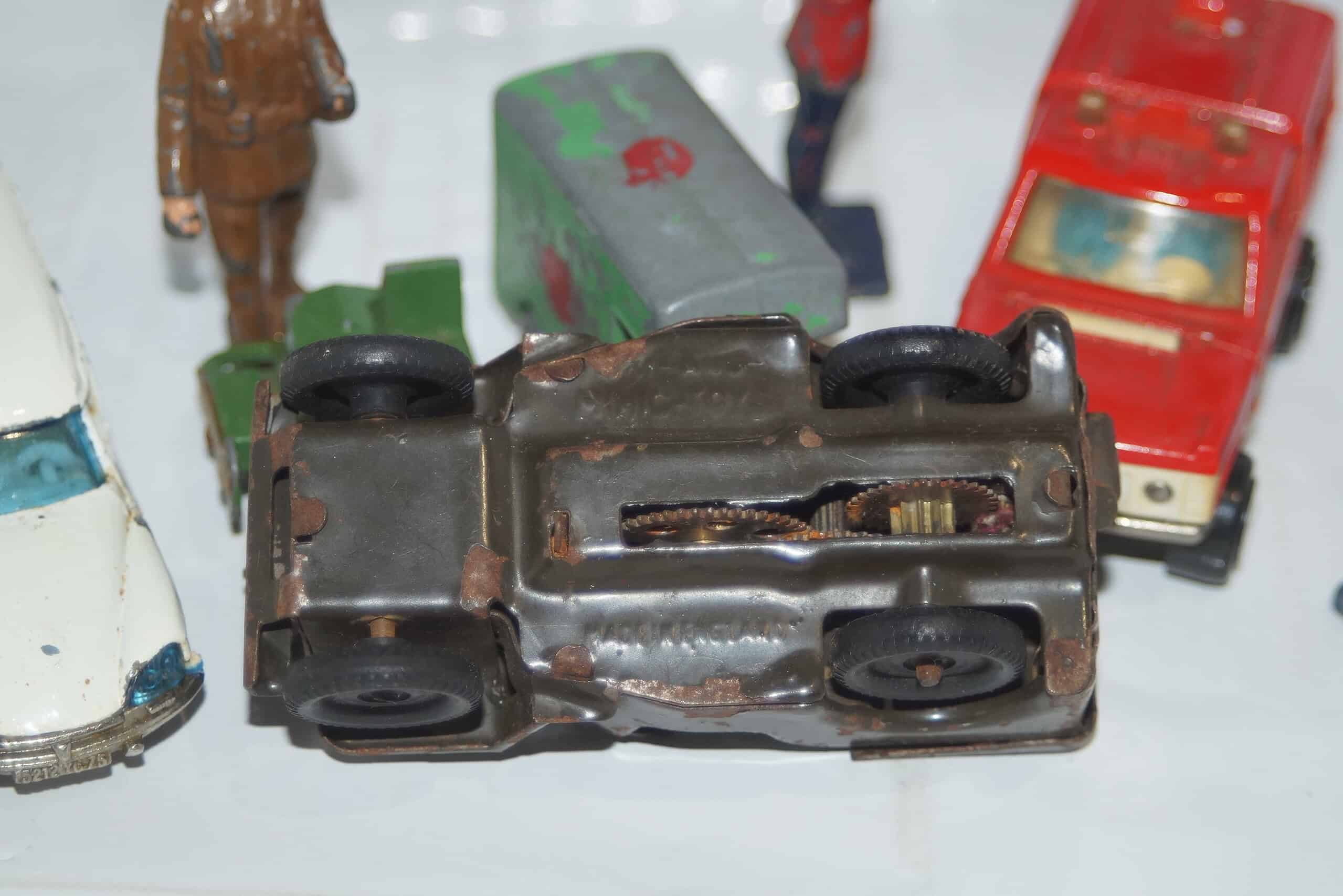 Majorette ds21 lesney caravan minic-toy jeep, lesny dumper, soldiers