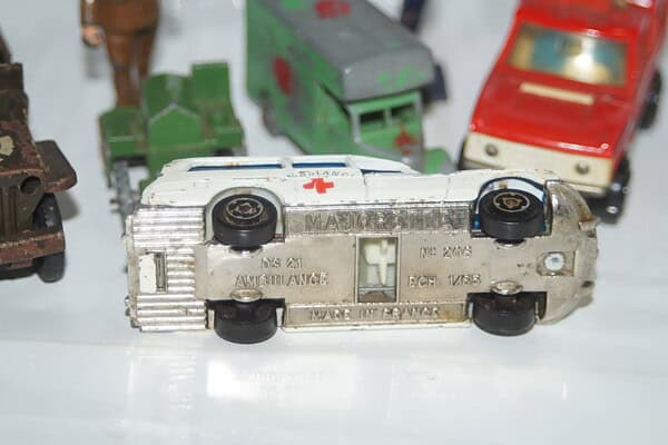 Majorette ds21 lesney caravan minic-toy jeep, lesny dumper, soldiers
