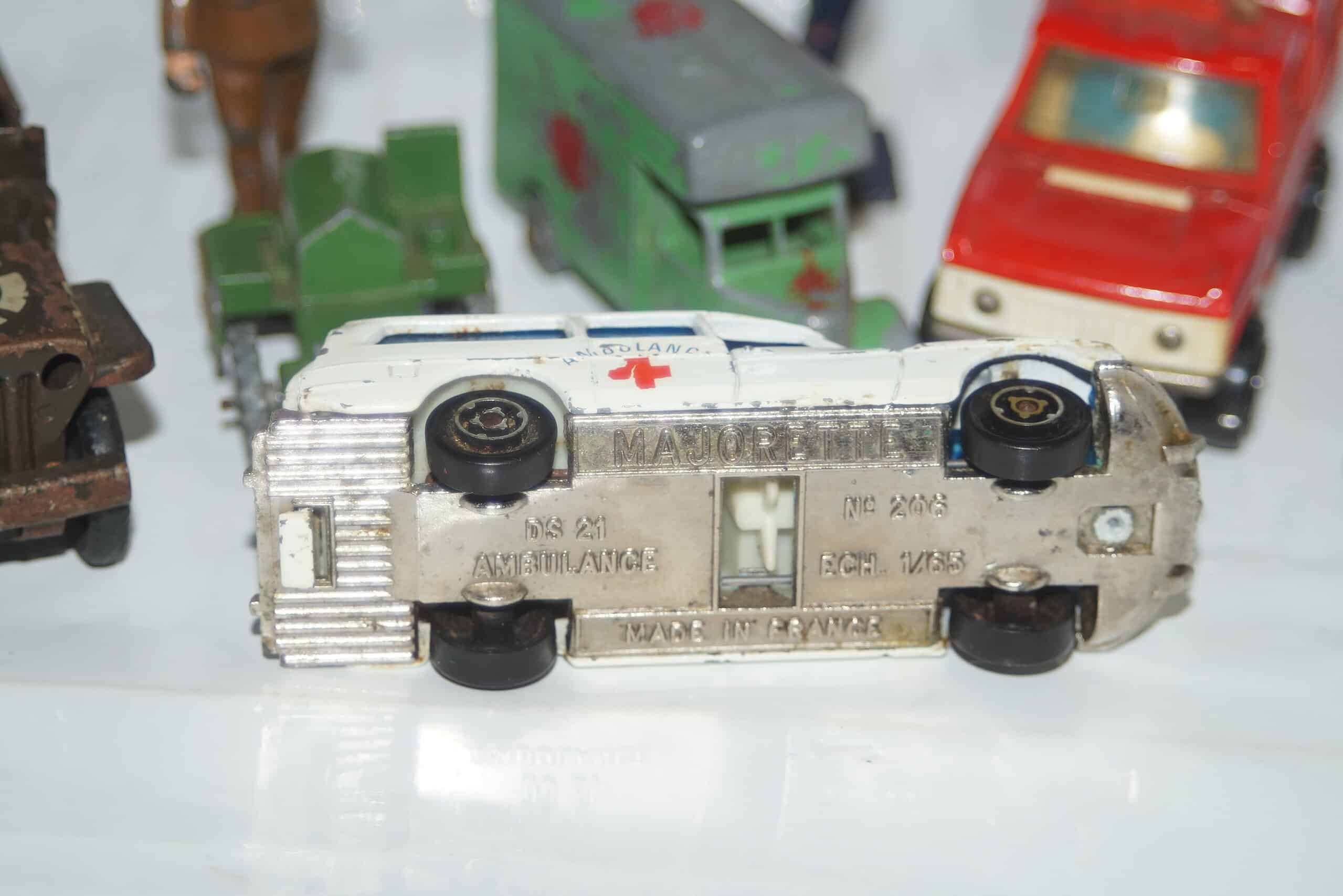 Majorette ds21 lesney caravan minic-toy jeep, lesny dumper, soldiers