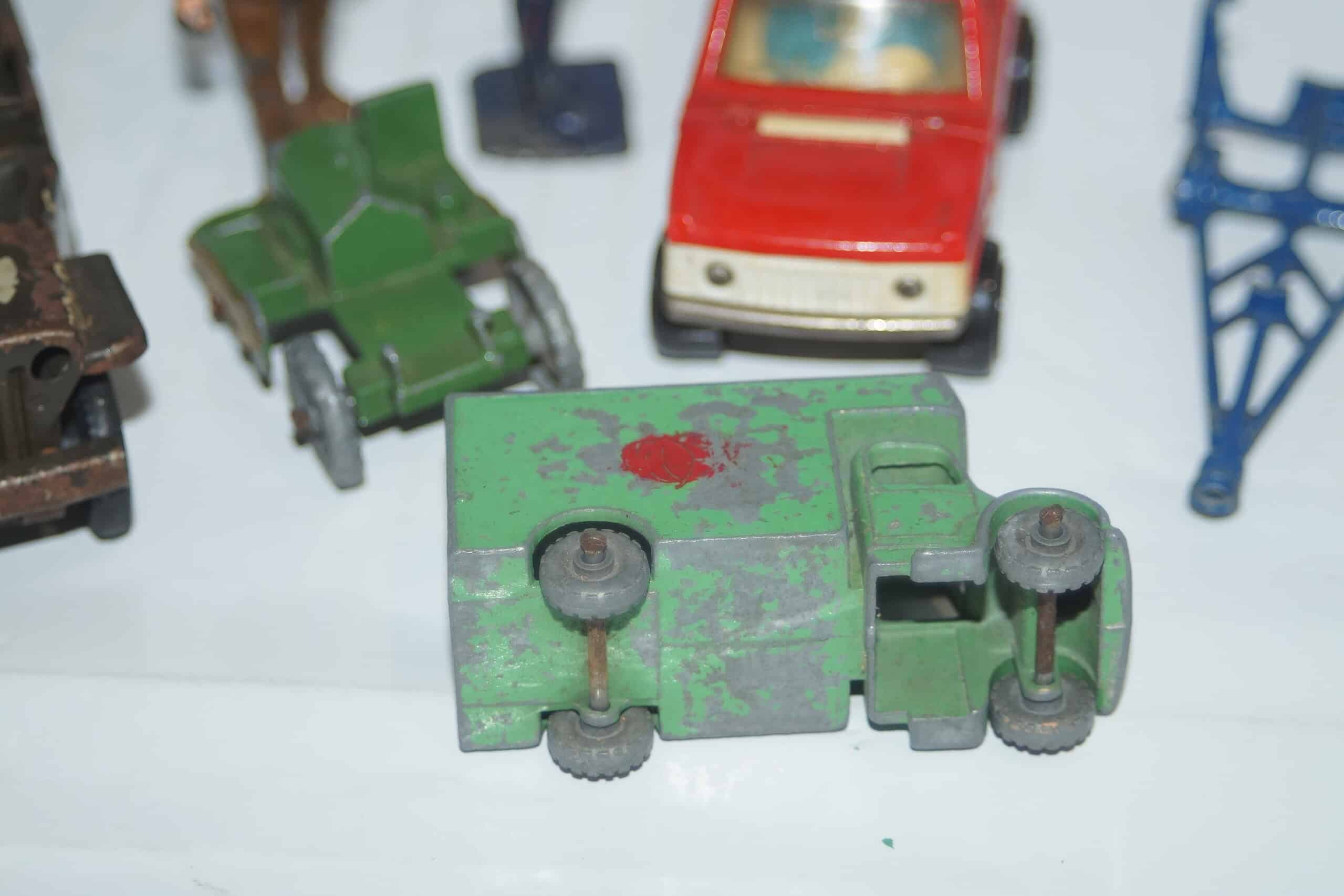 Majorette ds21 lesney caravan minic-toy jeep, lesny dumper, soldiers