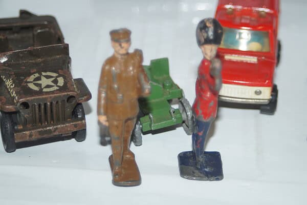 Majorette ds21 lesney caravan minic-toy jeep, lesny dumper, soldiers