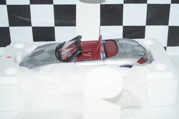 Kyosho porsche boxster s rs60 silver 08382s 1:18