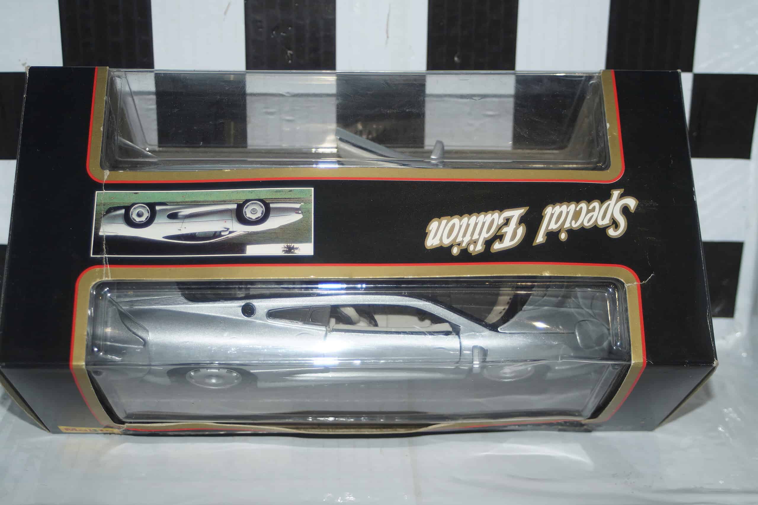Maisto jaguar xj220 1:18 diecast 31807 (copy)
