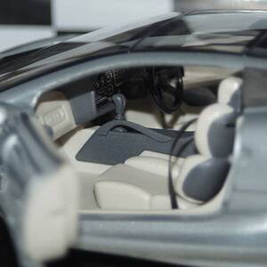 Maisto jaguar xj220 1:18 diecast 31807 silver