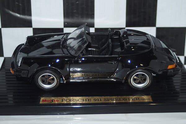 Maisto porsche carrera gt silver 1:18th ref 318000