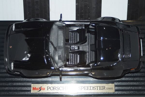 Maisto porsche carrera gt silver 1:18th ref 318000