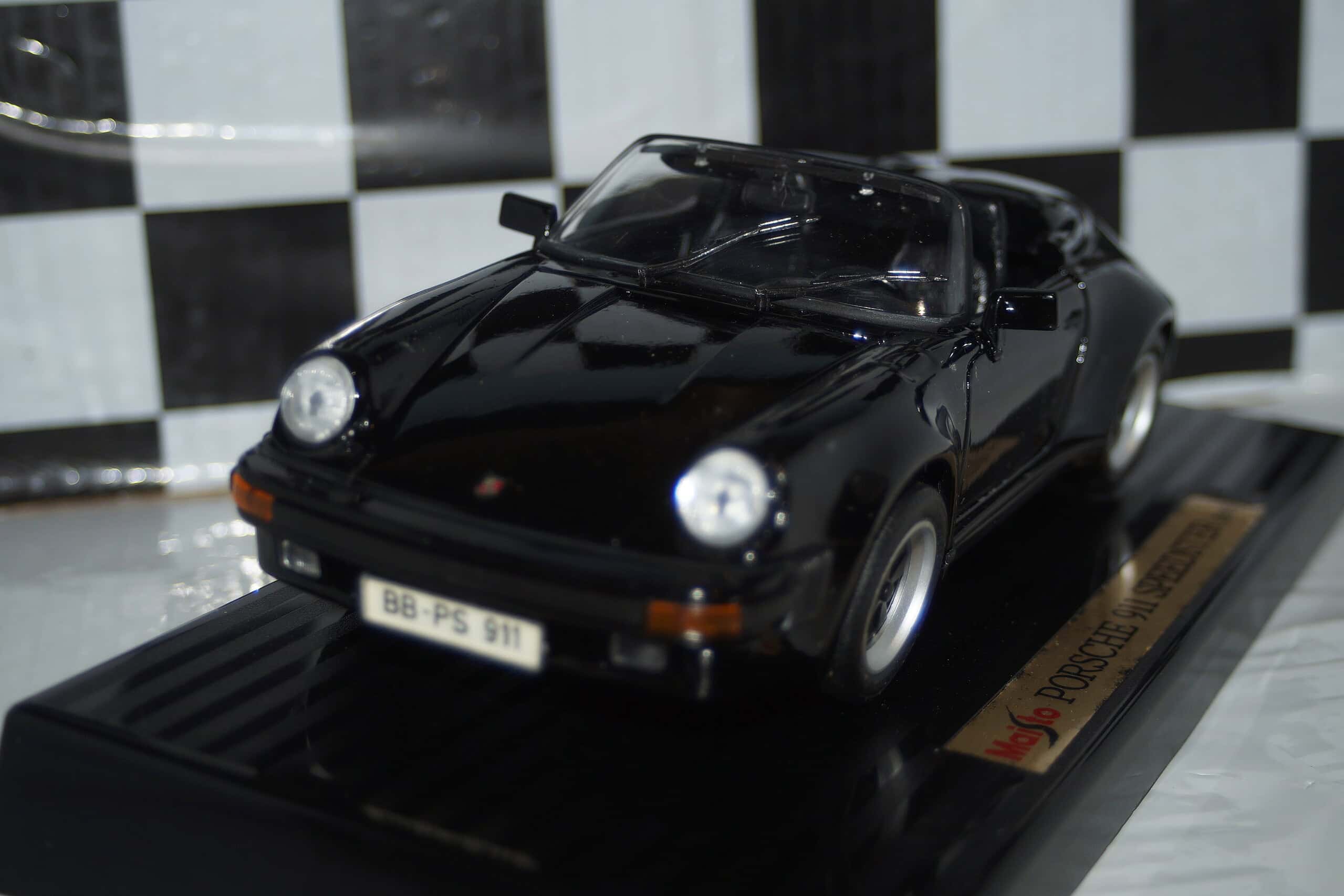 Maisto porsche carrera gt silver 1:18th ref 318000