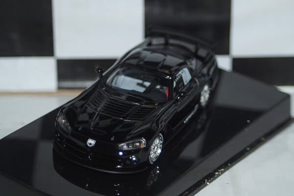 Autoart dodge viper competition coupe ref 60421