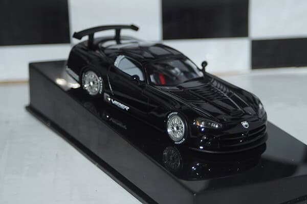Autoart dodge viper competition coupe ref 60421