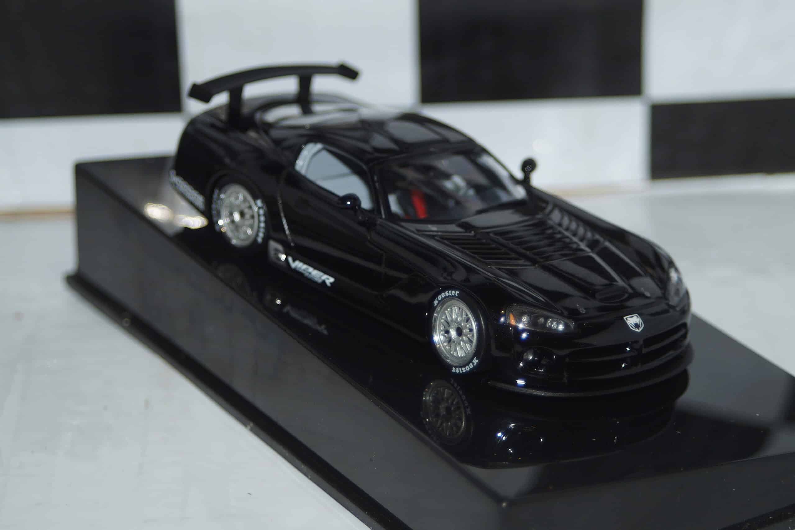 Autoart dodge viper competition coupe ref 60421