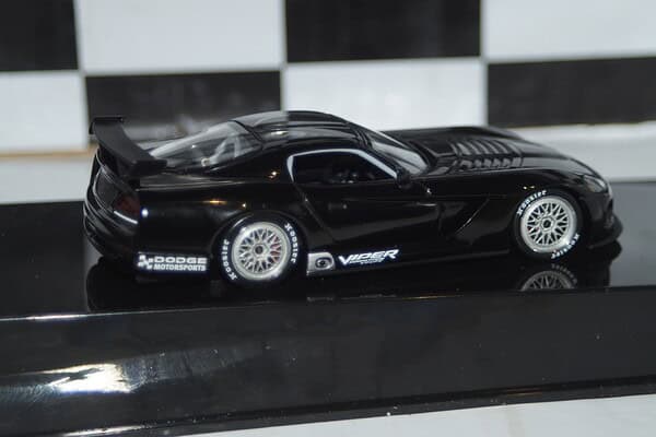 Autoart dodge viper competition coupe ref 60421