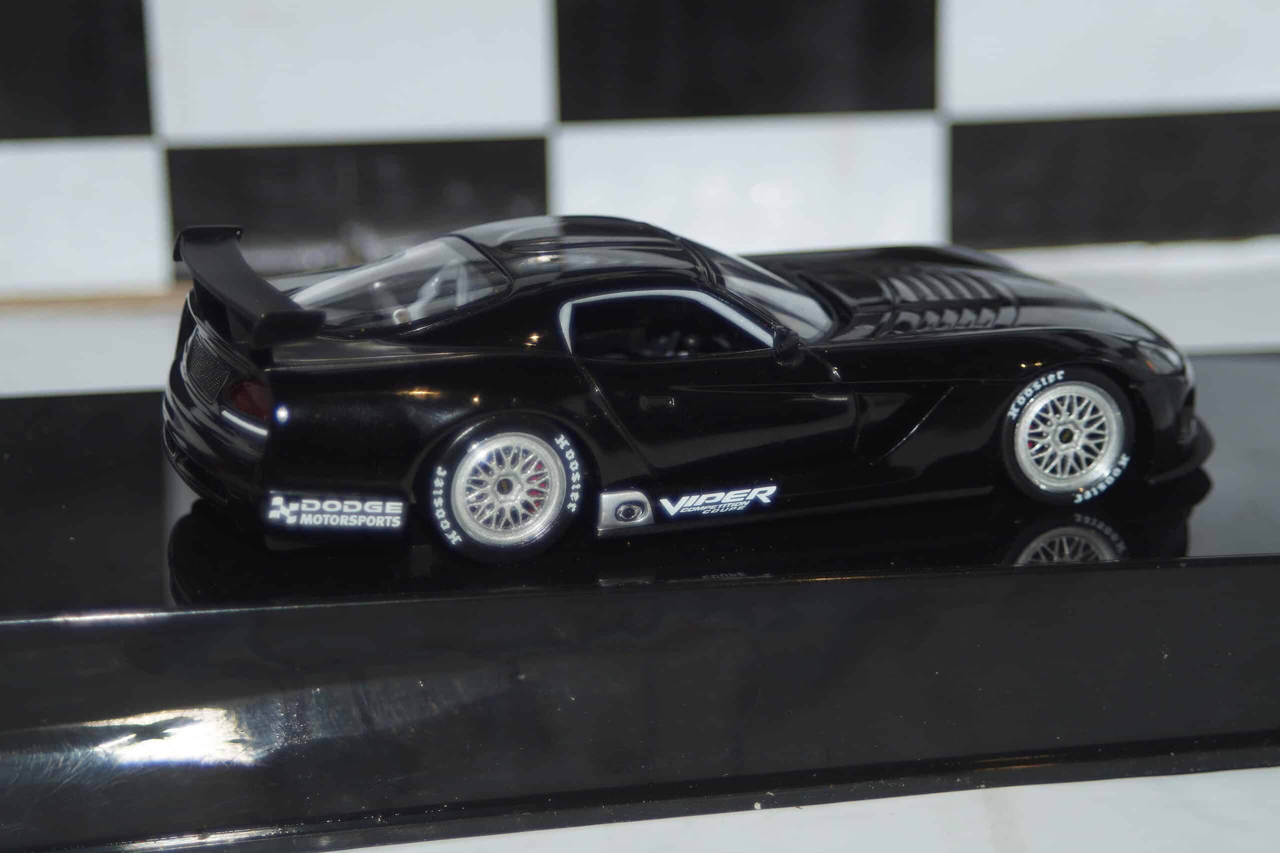 Autoart dodge viper competition coupe ref 60421