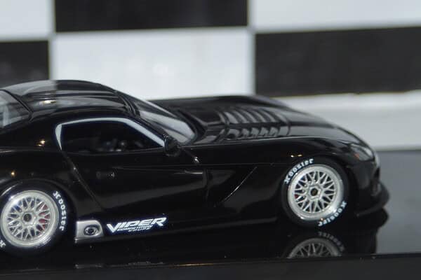 Autoart dodge viper competition coupe ref 60421