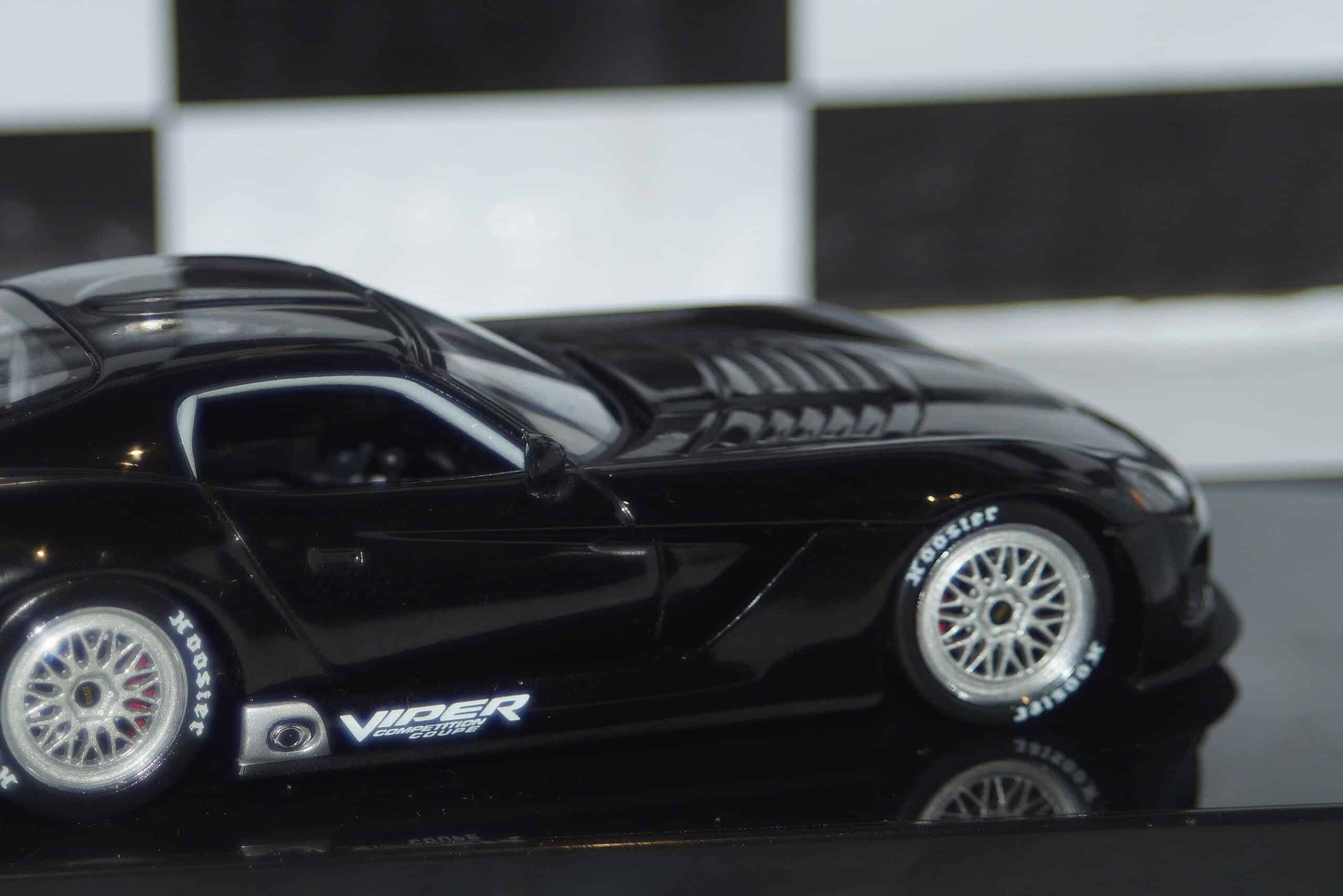 Autoart dodge viper competition coupe ref 60421